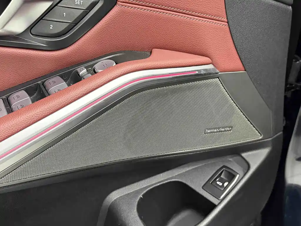 BMW 3 Series 2025 — фото 9