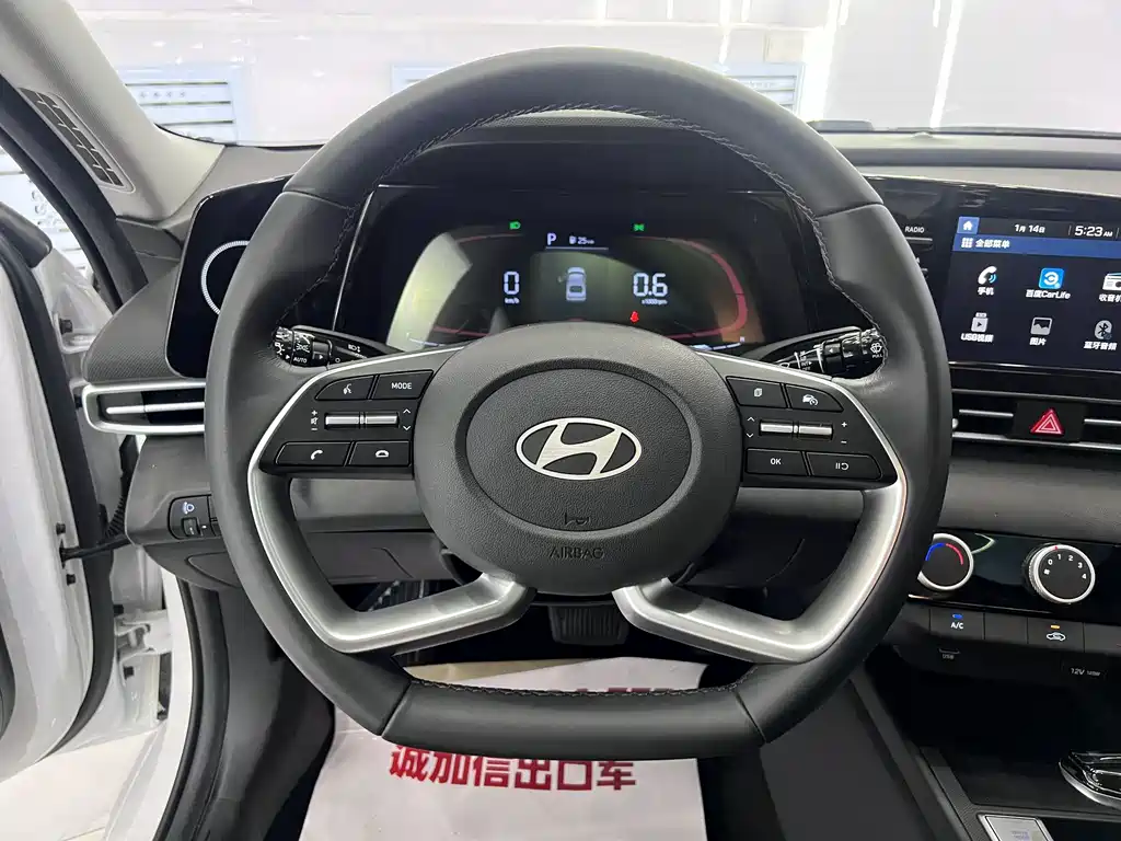 Hyundai Elantra 2023 — фото 12