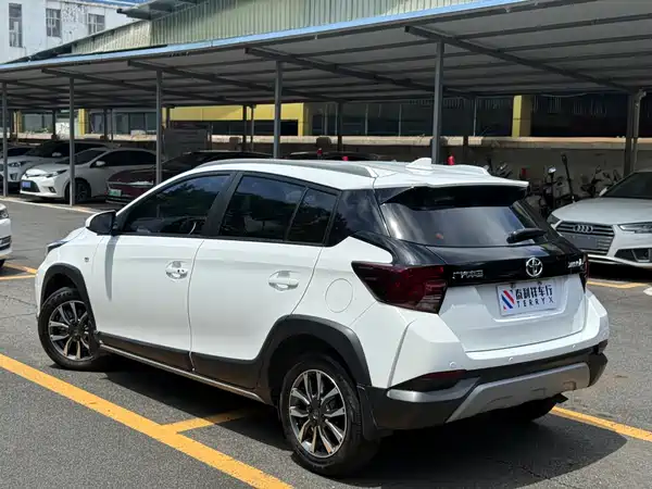 Toyota Yaris L 2022