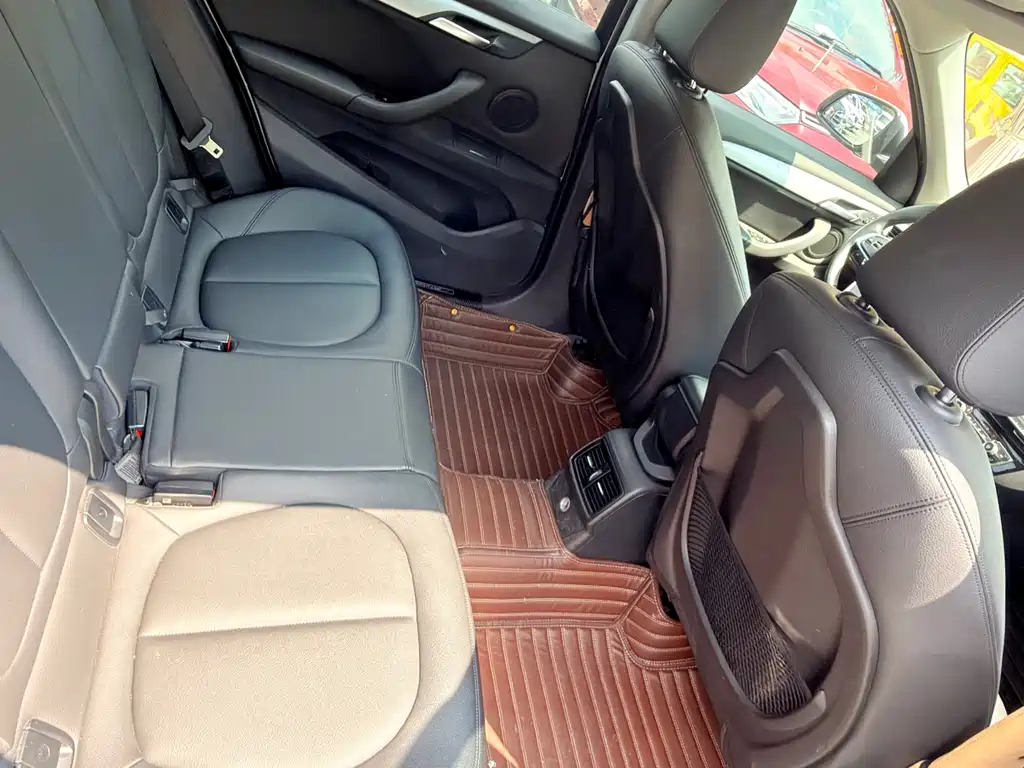 BMW X1 2017 — фото 18