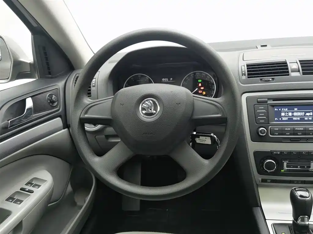 Skoda Octavia 2014 — фото 11