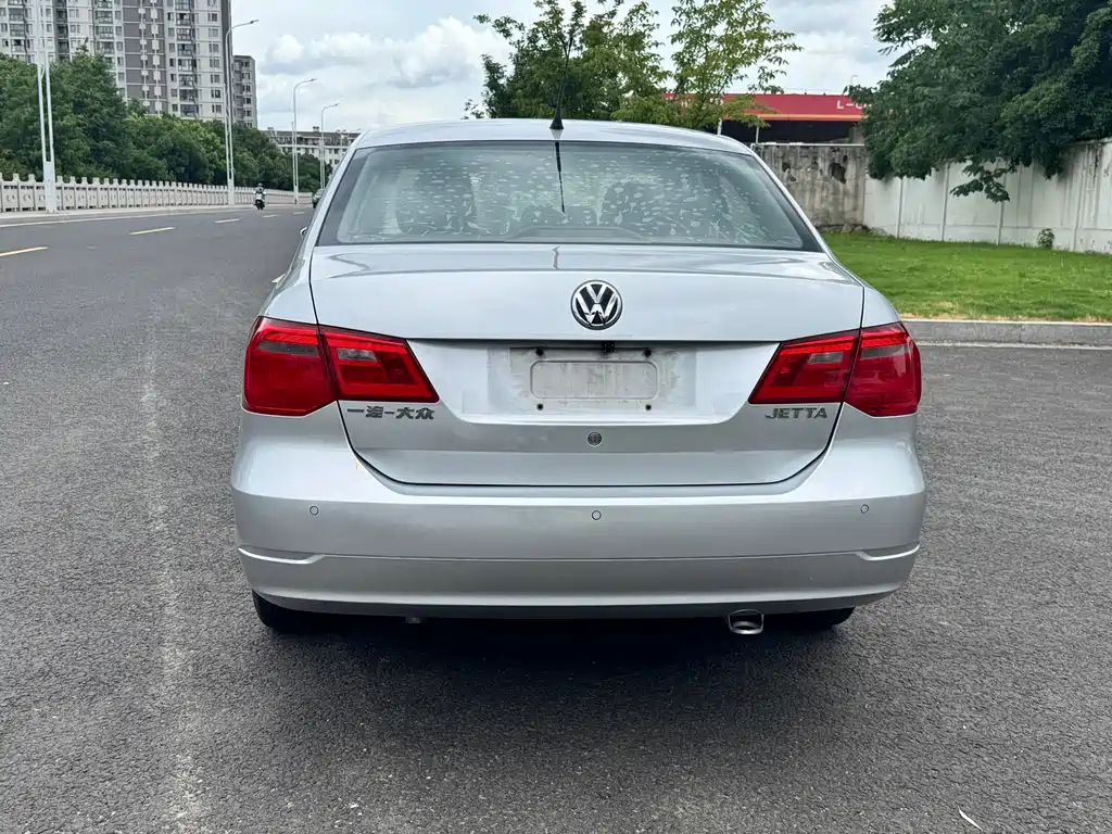 Volkswagen Jetta 2015 — фото 15