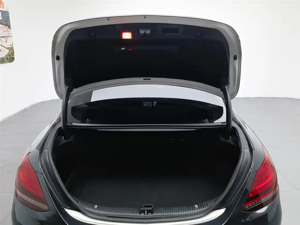 Mercedes-Benz C-Class 2019 — фото 16