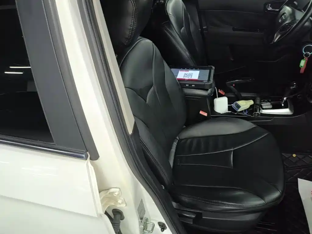 GAC Trumpchi GS5 2015 — фото 25