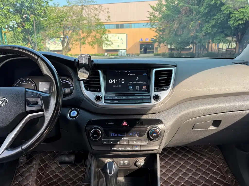 Hyundai Tucson 2017 — фото 16