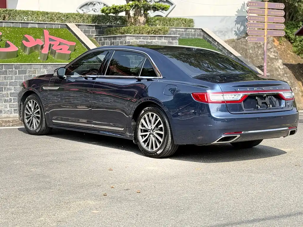 Lincoln Continental 2018 — фото 9