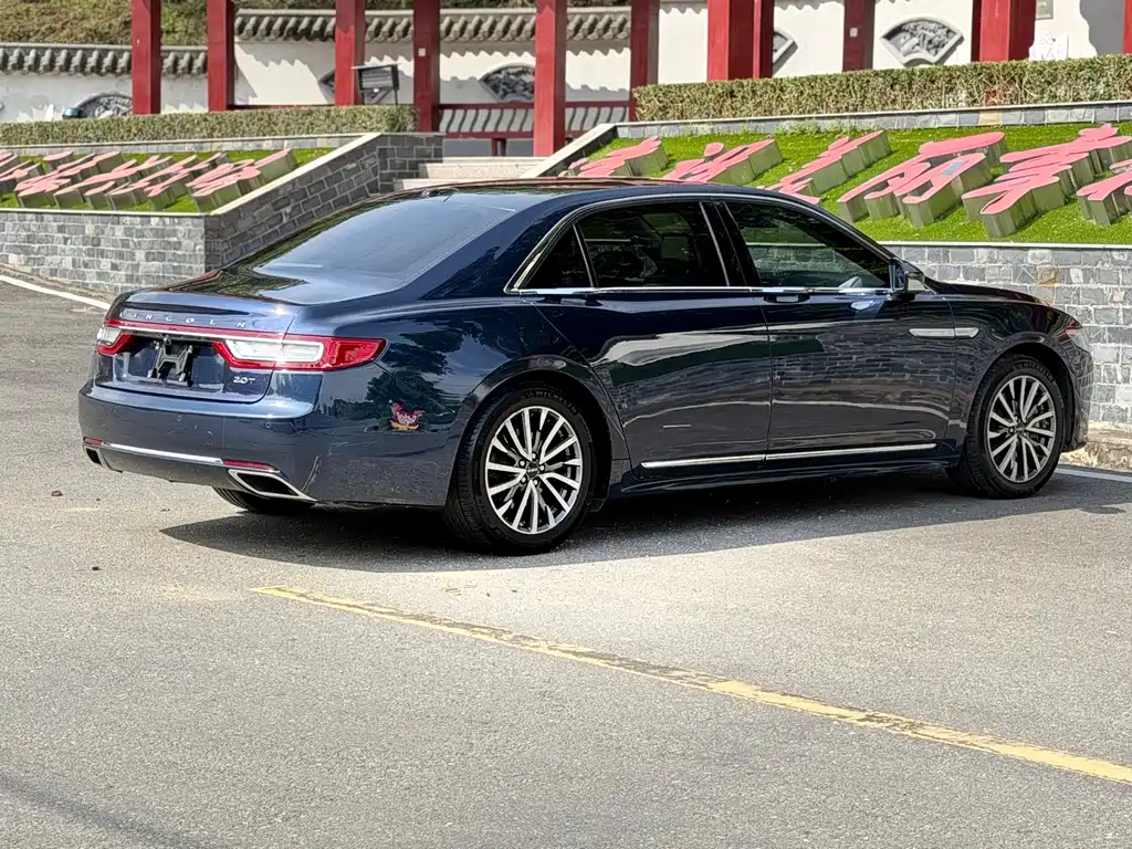 Lincoln Continental 2018 — фото 7