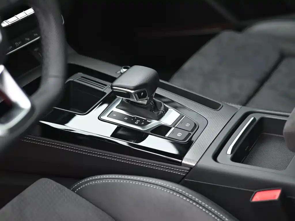 Audi Q5L Sportback 2021 — фото 9