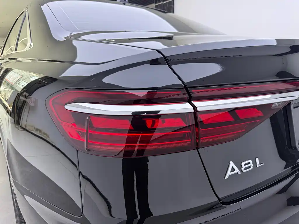 Audi A8 2024 — фото 24