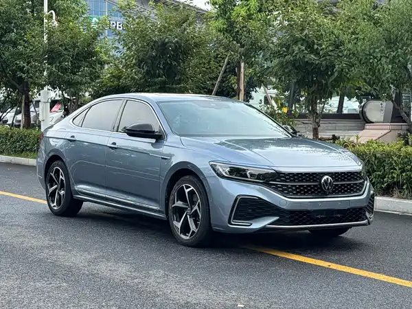 Volkswagen Passat 2022