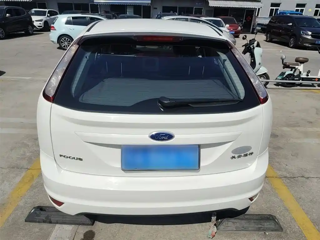 Ford Focus 2015 — фото 4