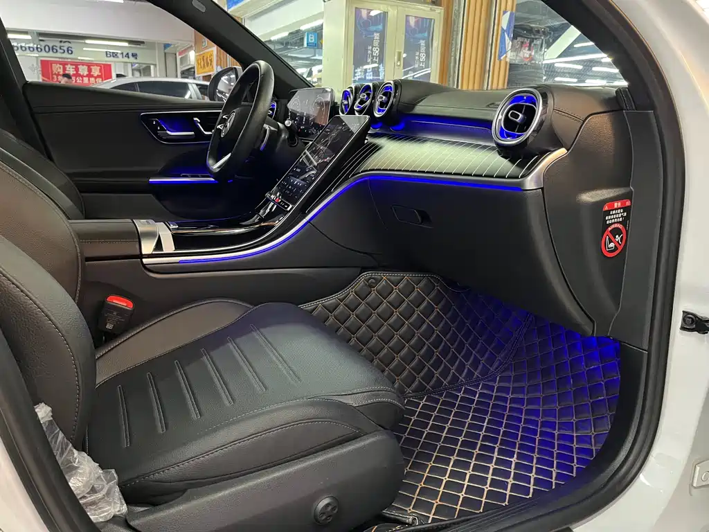 Mercedes-Benz C-Class 2023 — фото 13