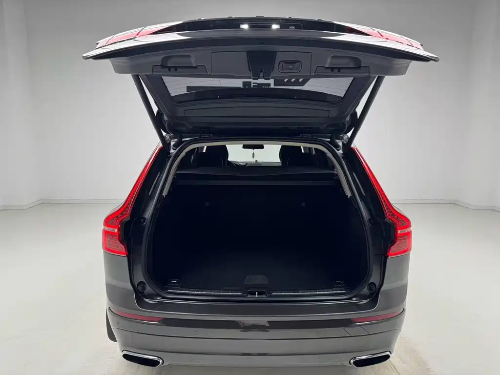 Volvo XC60 2018 — фото 10