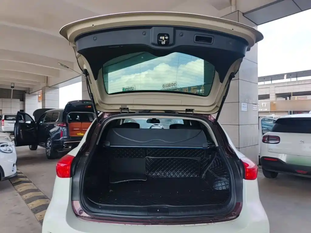 Infiniti QX50 2017 — фото 19