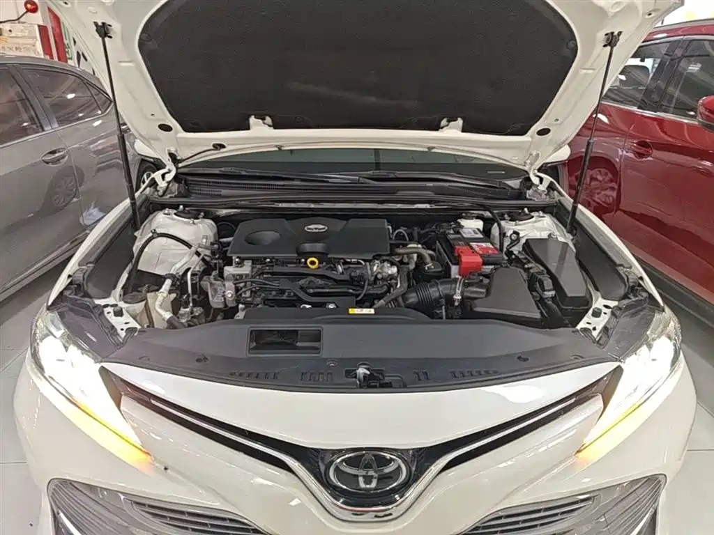 Toyota Camry 2019 — фото 20