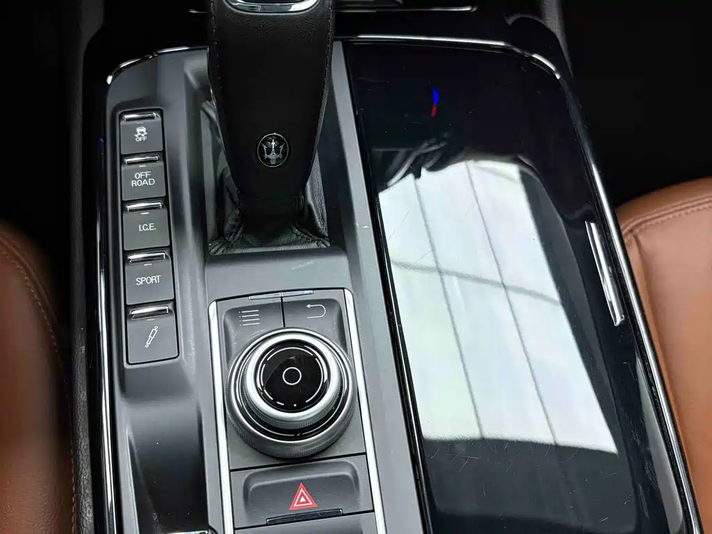 Maserati Levante 2021 — фото 9