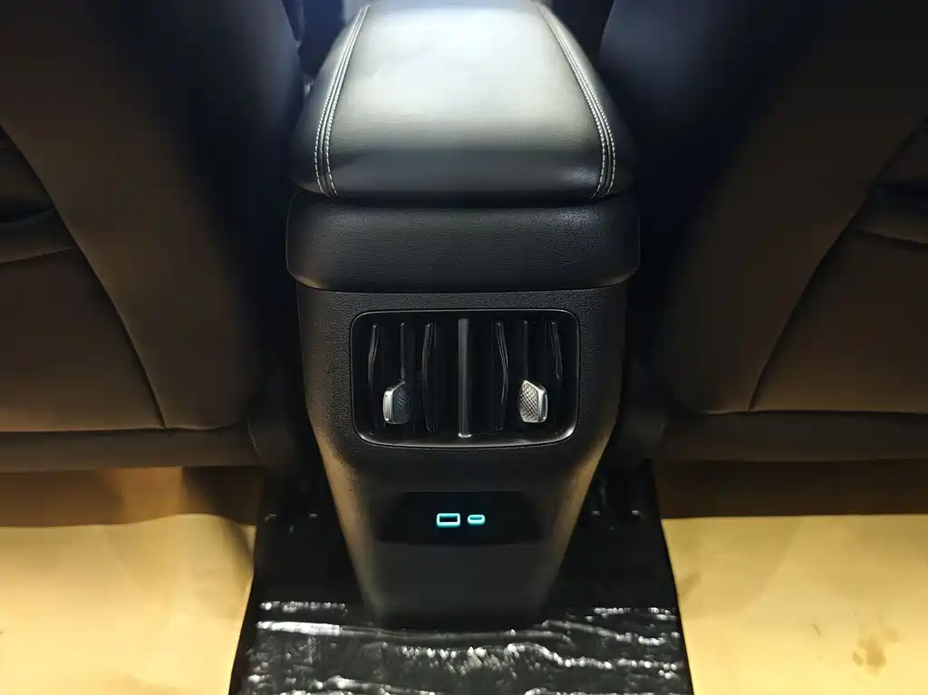 BYD Sealion 05 EV 2025 — фото 12