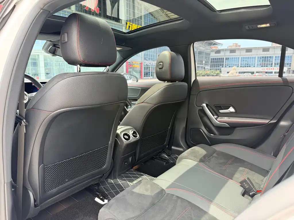 Mercedes-Benz A-Class 2025 — фото 12