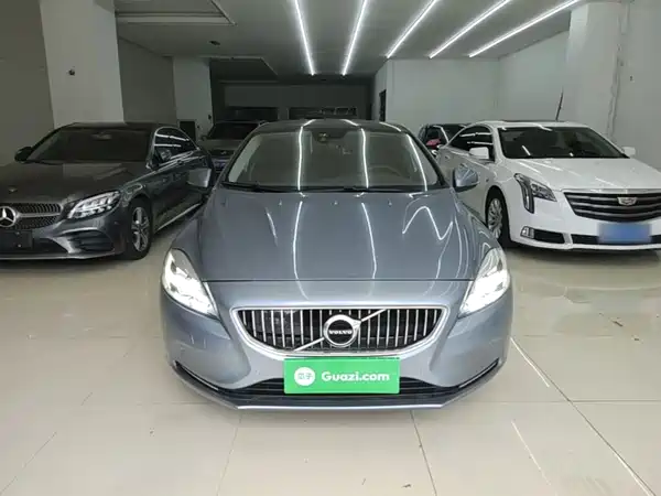Volvo V40 2016