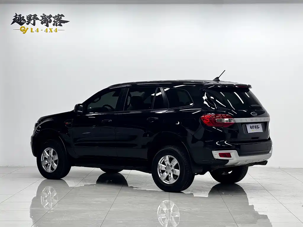 Ford Everest 2023 — фото 15