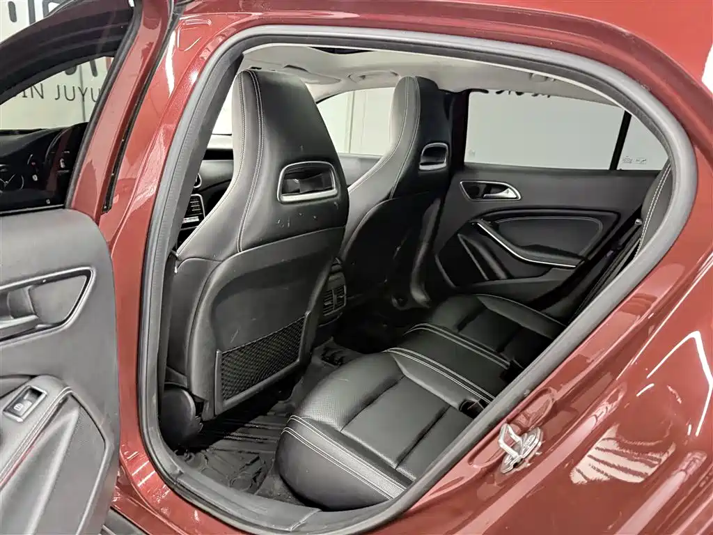 Mercedes-Benz GLA 2018 — фото 10