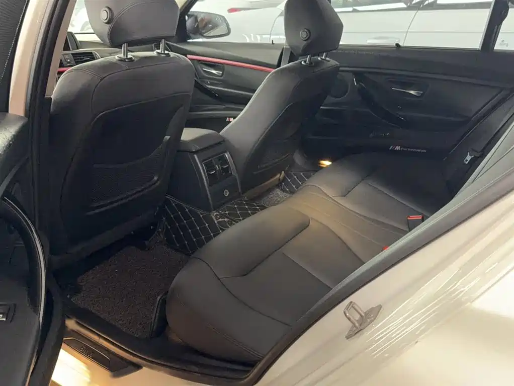 BMW 3 Series 2016 — фото 13