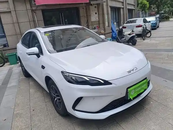 BYD Seal 05 DM-i 2025