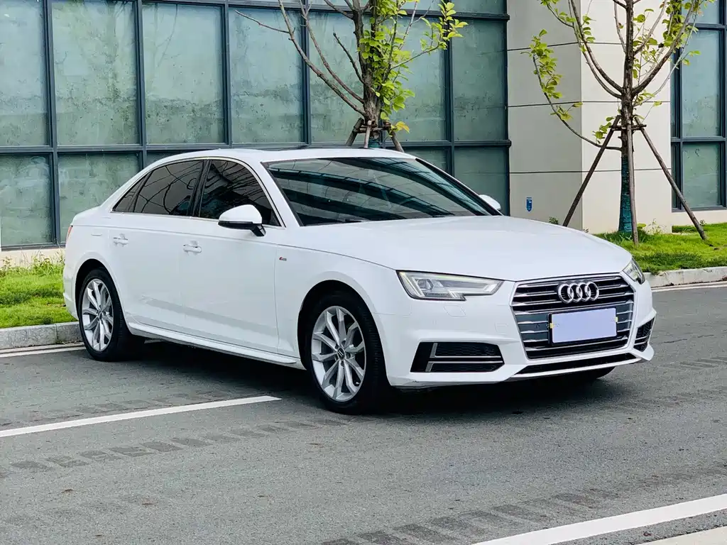 Audi A4L 2018 — фото 4
