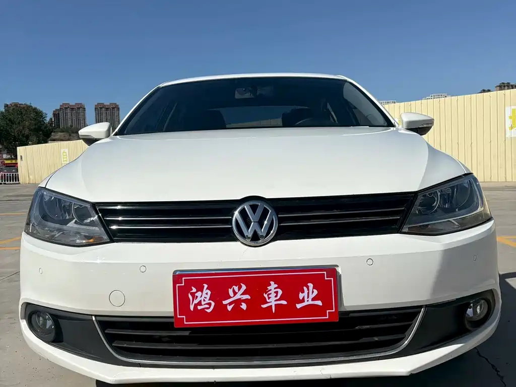 Volkswagen Sagitar 2014