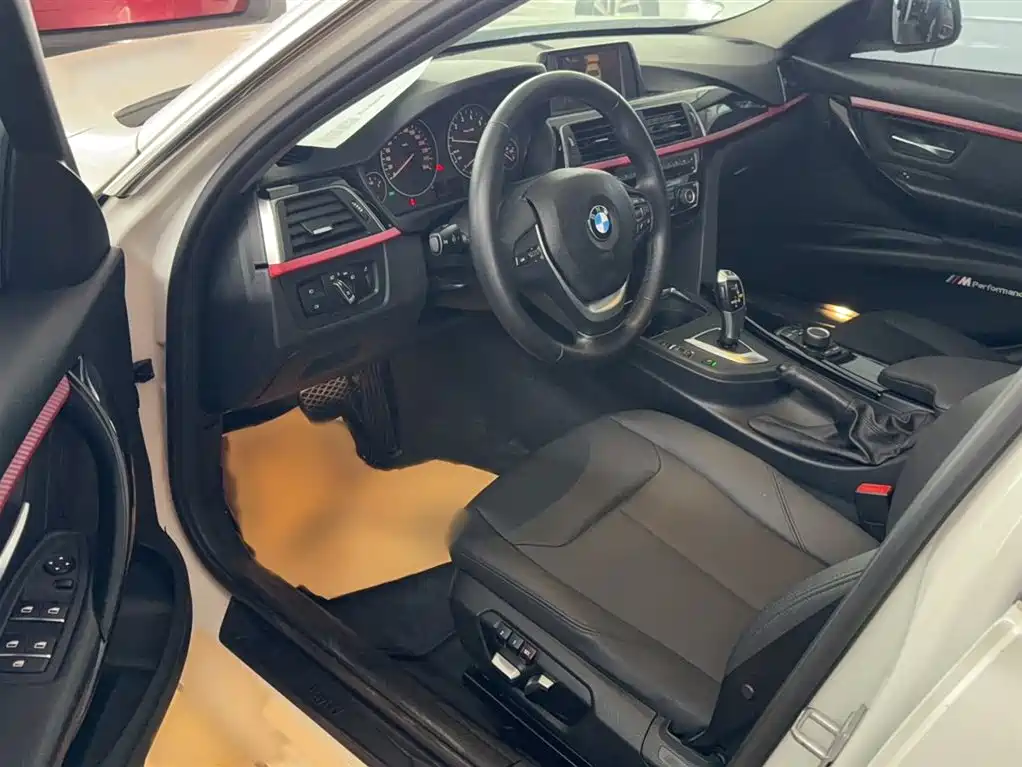 BMW 3 Series 2016 — фото 11
