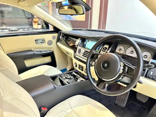 Rolls-Royce Ghost 2010