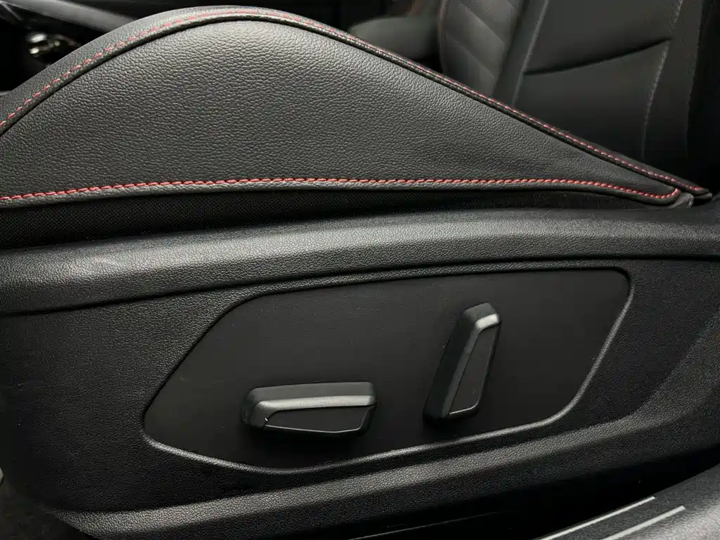 Hyundai Elantra 2023 — фото 14
