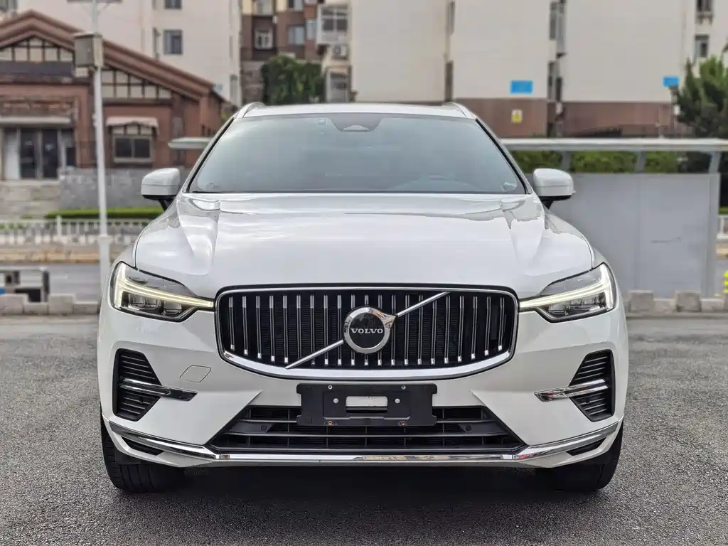 Volvo XC60 2021 — фото 2