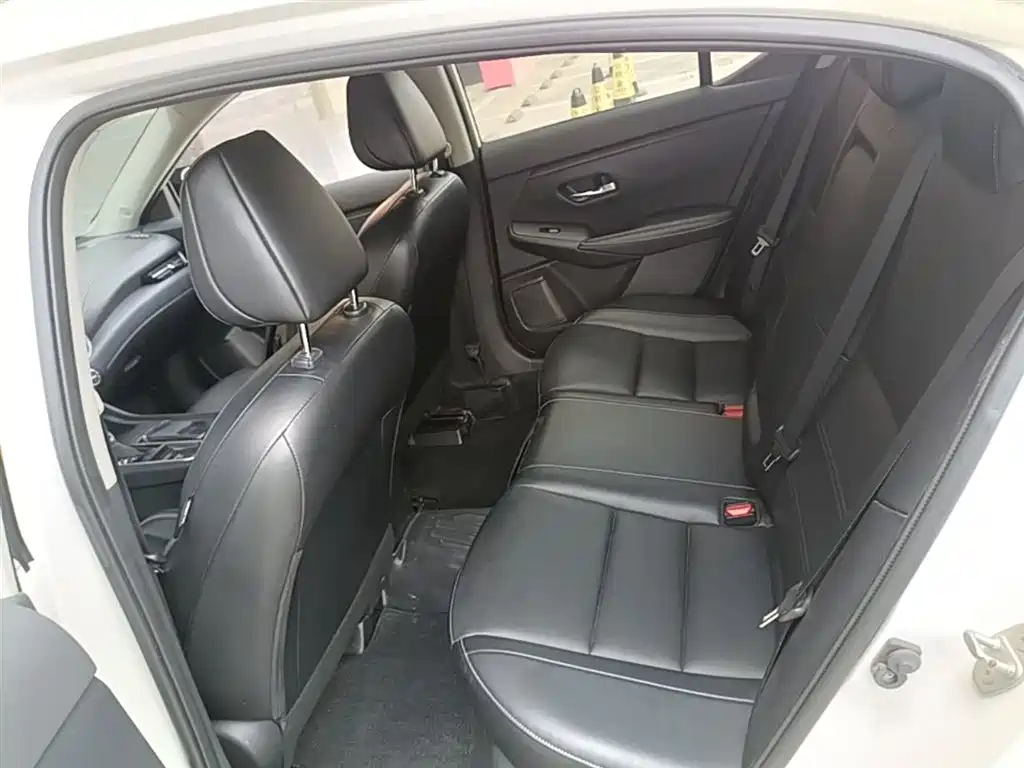 Nissan Sylphy 2022 — фото 17