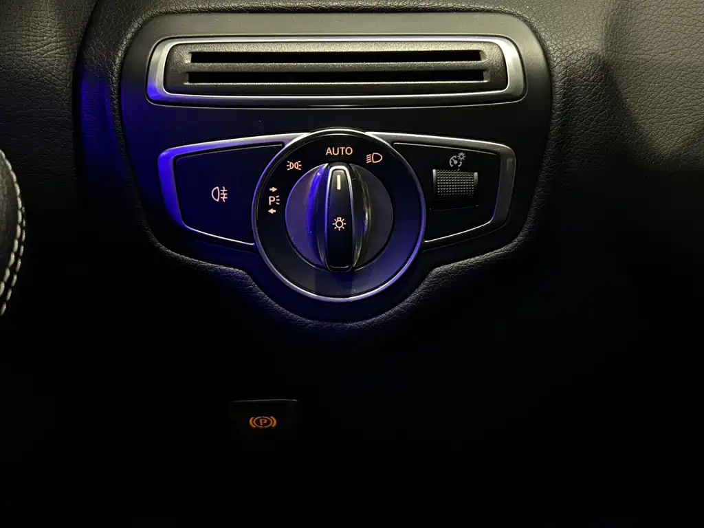 Mercedes-Benz C-Class 2021 — фото 18