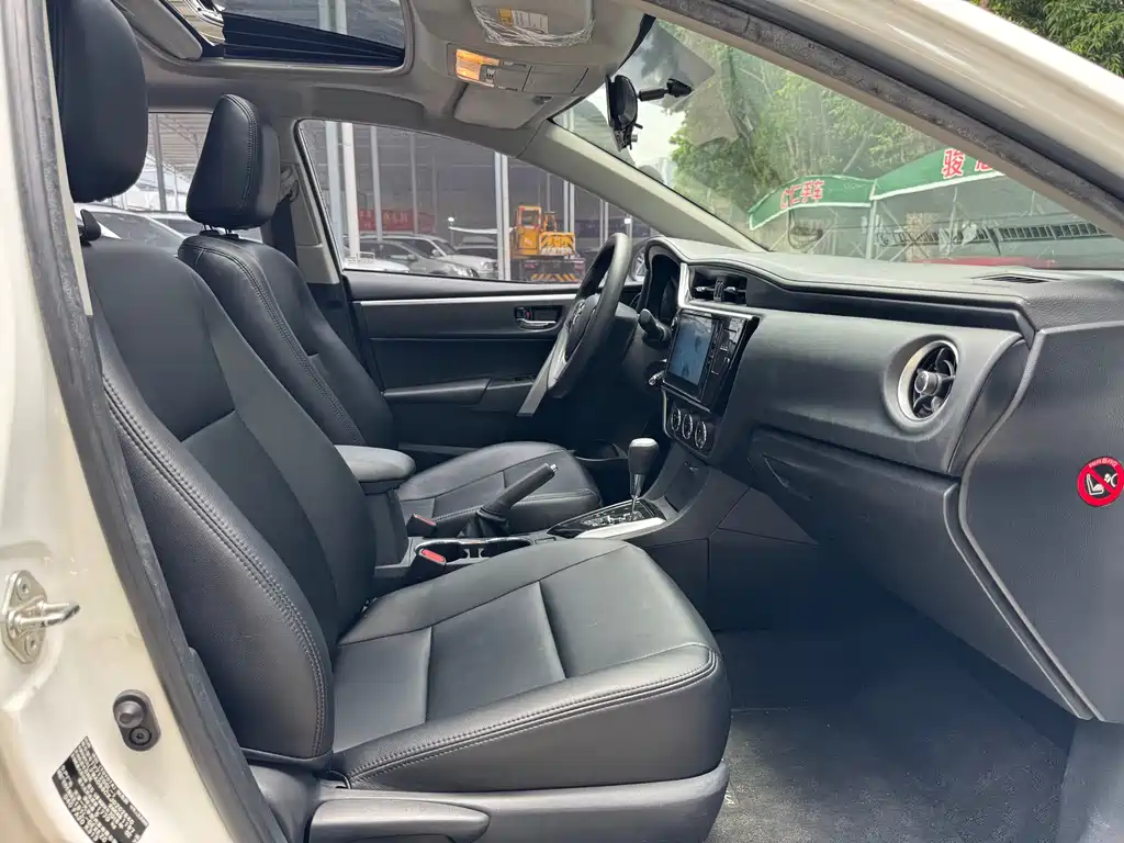Toyota Corolla 2018 — фото 11