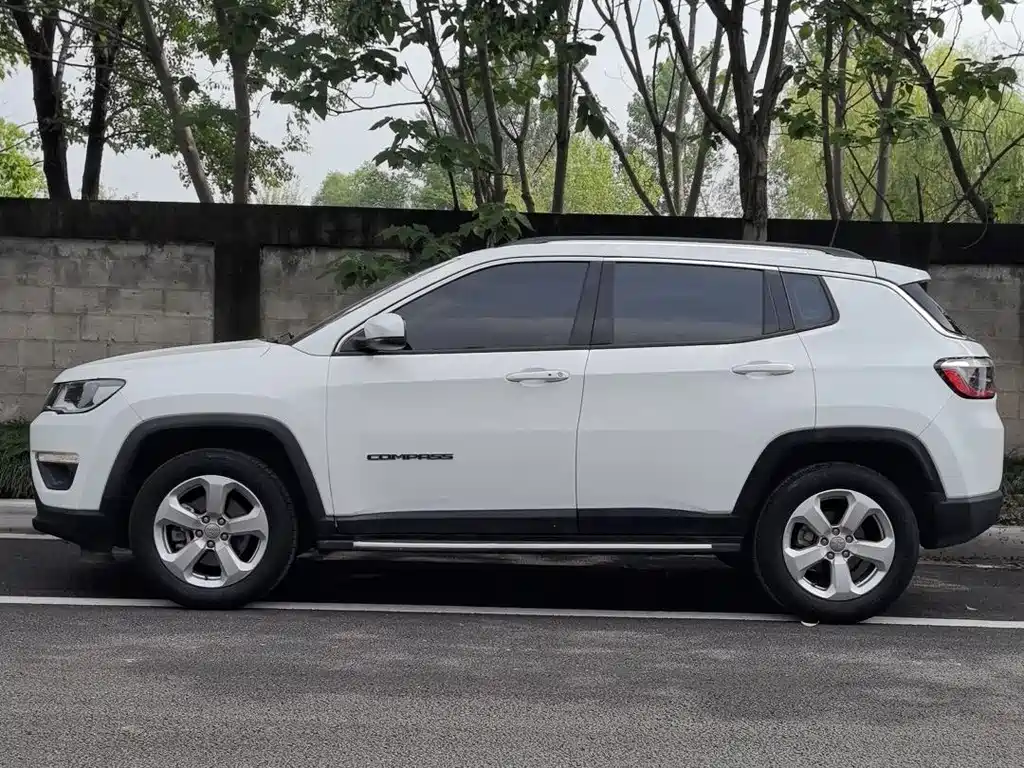 Jeep Compass 2019 — фото 3