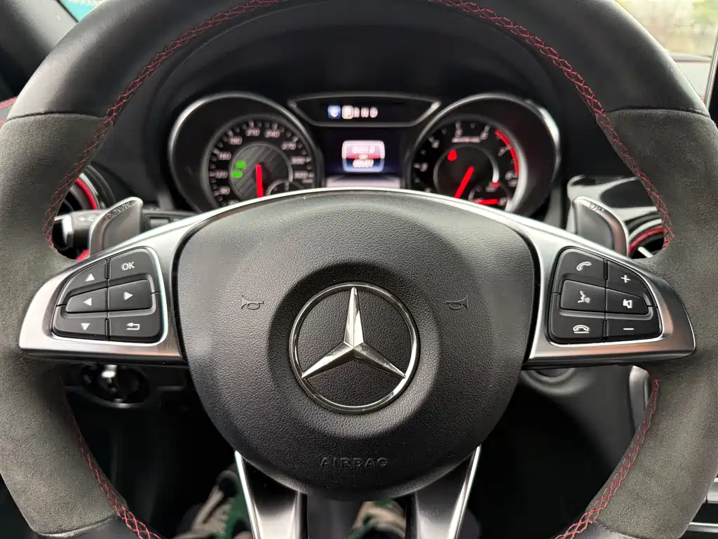 Mercedes-Benz GLA AMG 2018 — фото 14