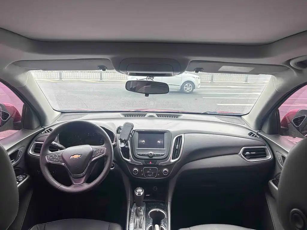 Chevrolet Equinox 2018 — фото 10
