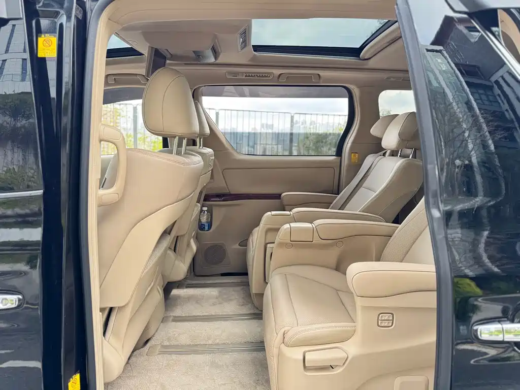 Toyota Alphard 2011 — фото 14