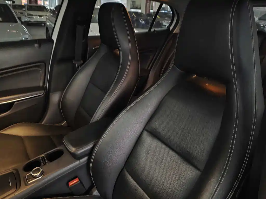 Mercedes-Benz GLA 2015