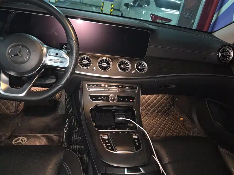 Mercedes-Benz E-Class 2019 — фото 13