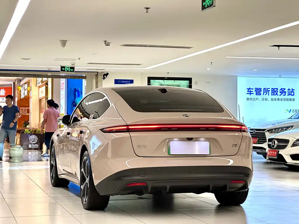 NIO ET5 2024