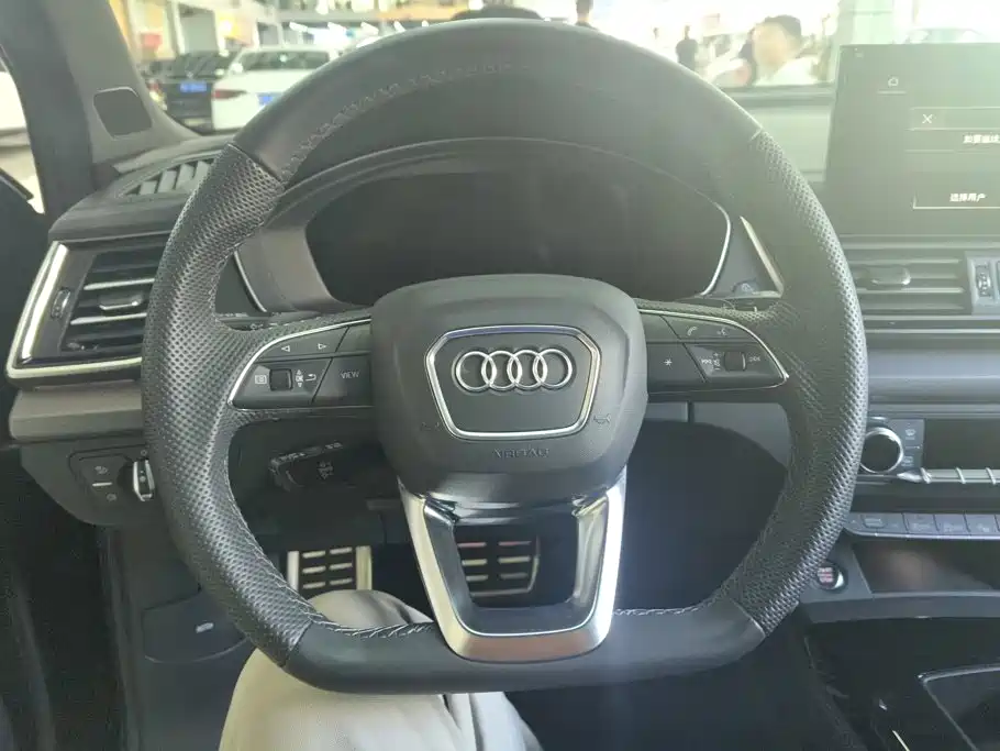 Audi Q5L 2023 — фото 15