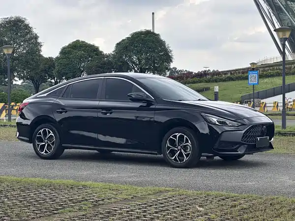 MG MG5 2022