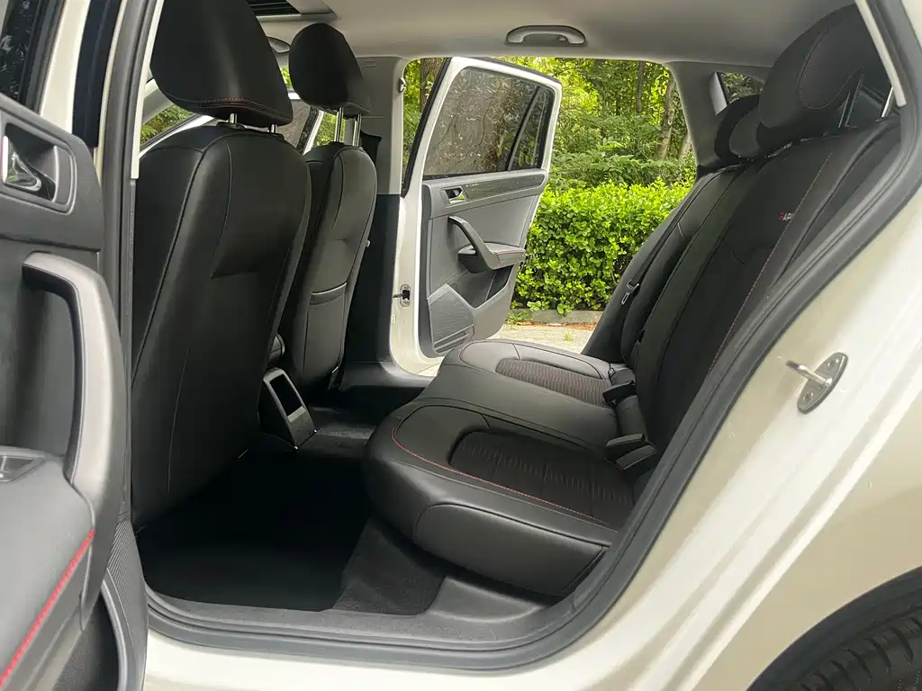 Skoda Rapid Spaceback 2019 — фото 17