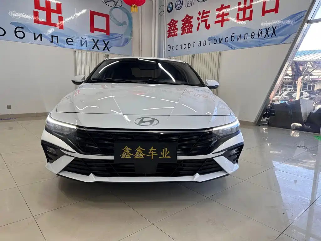 Hyundai Elantra 2023