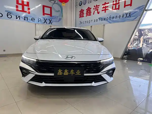 Hyundai Elantra 2023
