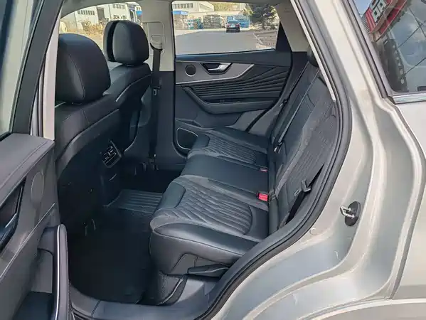 Hongqi HS5 2023