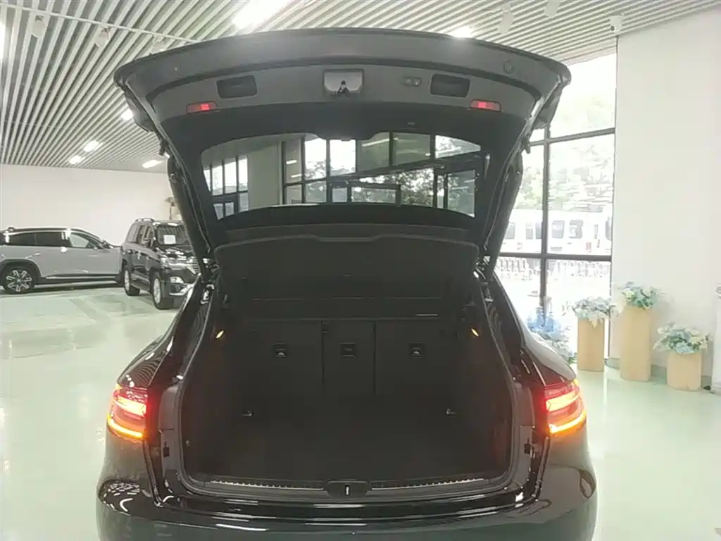 Porsche Macan 2019 — фото 19